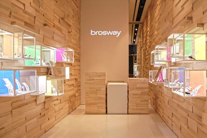 Интерьер ювелирного магазина Brosway flagship в Милане