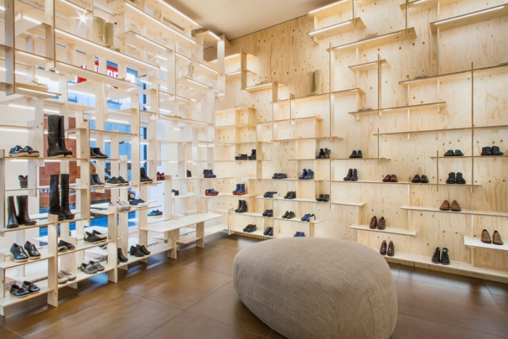 Оригинальный дизайн интерьера обувного бутика бренда Camper в Милане