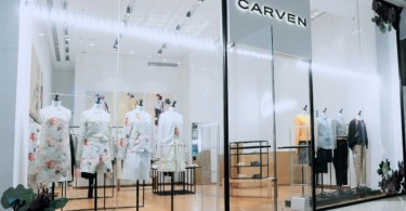 Витрина магазина одежды Carven в Маниле