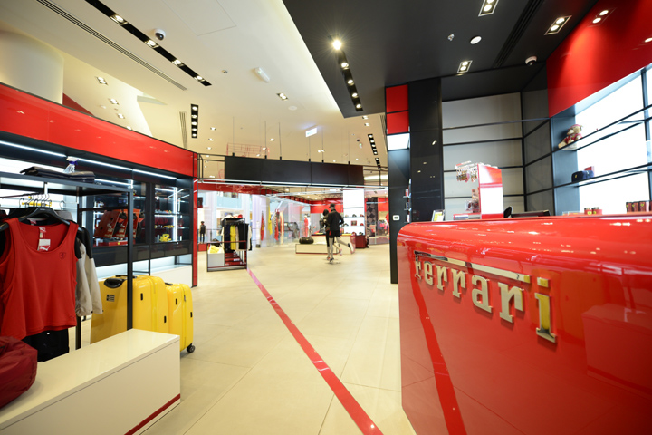 Дизайн фирменного магазина Ferrari в Абу-Даби