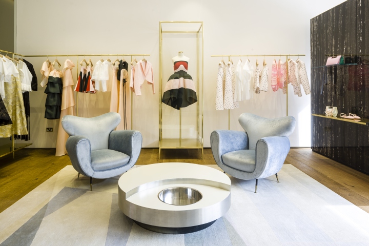 Дизайн интерьера магазина женской одежды от CuldeSacTM