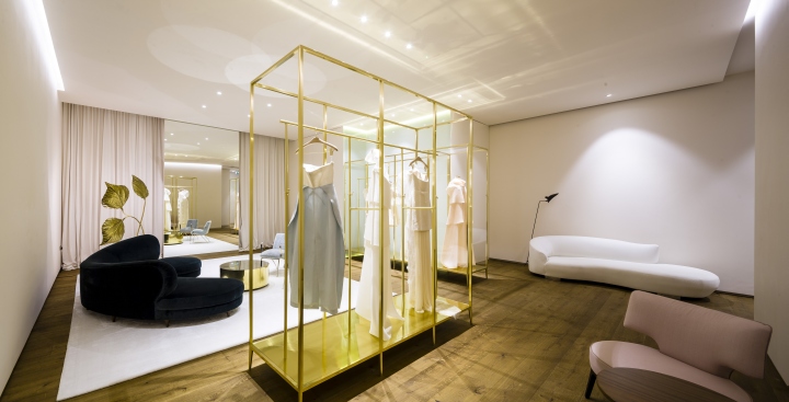 Дизайн интерьера магазина женской одежды - витрины