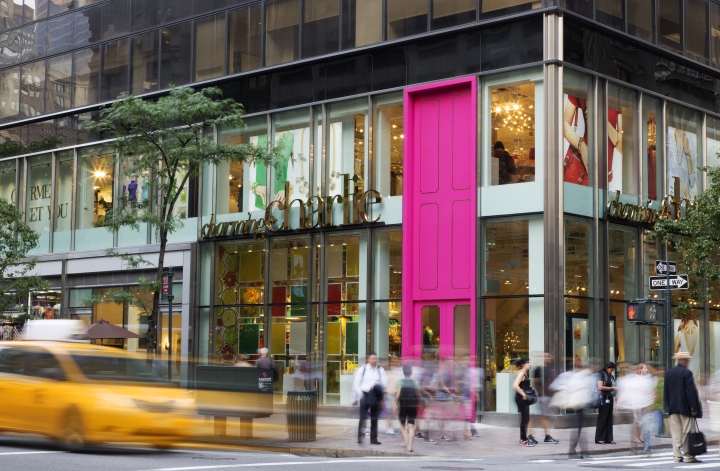 Дизайн интерьера магазина женской одежды от Callison в Нью-Йорке