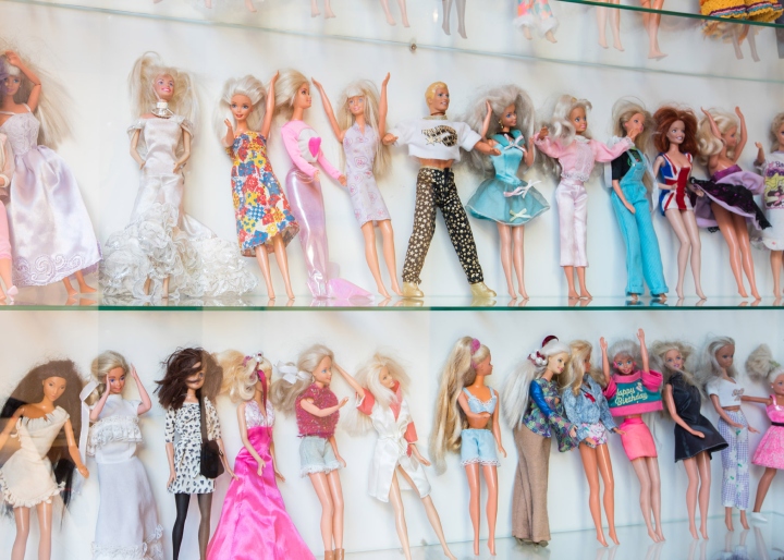 Дизайн-концепция магазина Step by Step в Бельгии: куклы Барби