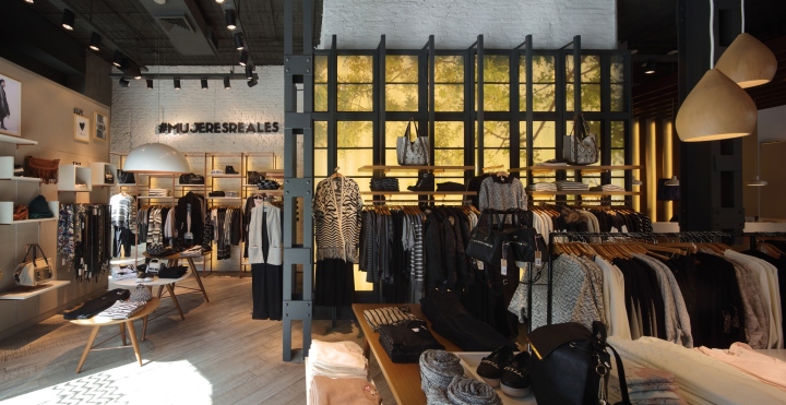 Дизайн магазина одежды и аксессуаров в Буэнос-Айресе, Аргентина: окна