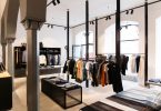 Удивительно светлый дизайн магазина одежды в Мюнхене