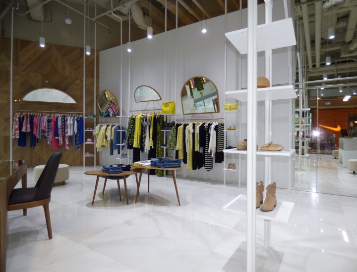 Дизайн-проект магазина женской одежды в Бургасе. Общий вид. Фото 1