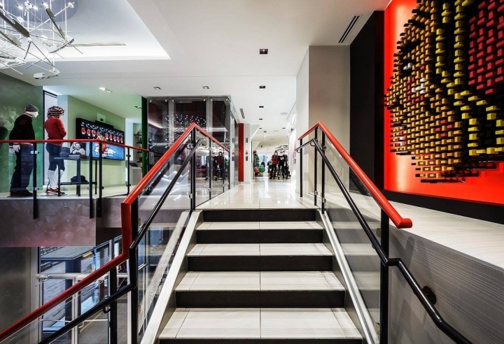 Дизайн спортивного магазина Чикаго Блэкхокс в США: дизайн второго этажа