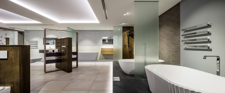 Современная ванная комната в дизайне выставочного зала