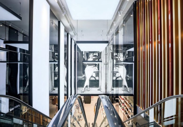 эскалатор GUESS FLAGSHIP STORE – LAS VEGAS