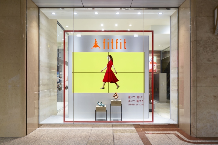 Замечательный интерьер обувного магазина Fitfit в Осаке