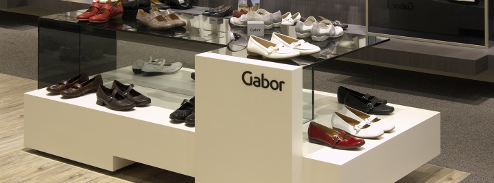 Прекрасный внутренний дизайн бутика женской элитной обуви Gabor stores в Германии