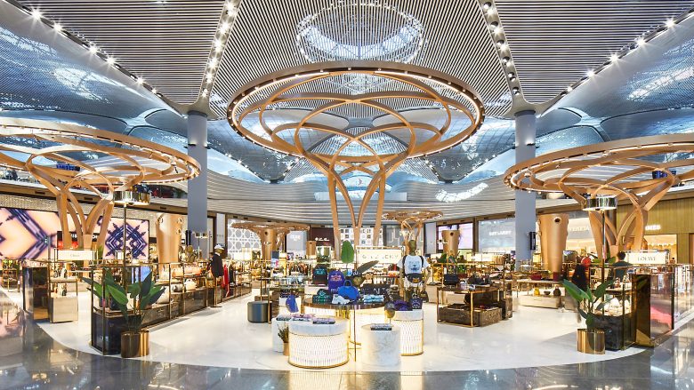 холл с витринами LUXURY SQUARE NEW INTERNATIONAL AIRPORT ISTANBUL