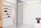 Новая идея: интерьер дизайнерского салона в стиле выставочной галереи