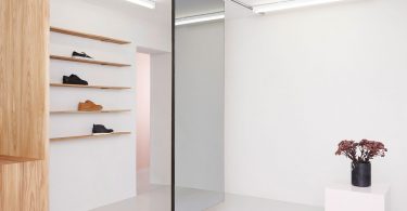 Новая идея: интерьер дизайнерского салона в стиле выставочной галереи