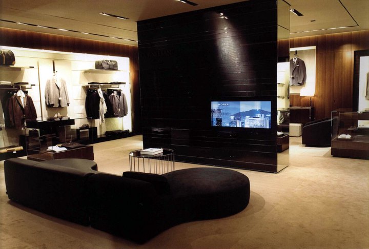 Интерьер магазина мужской одежды от дизайнерской компании CORNELIANI в Лондоне: дизайн в стиле гостиной