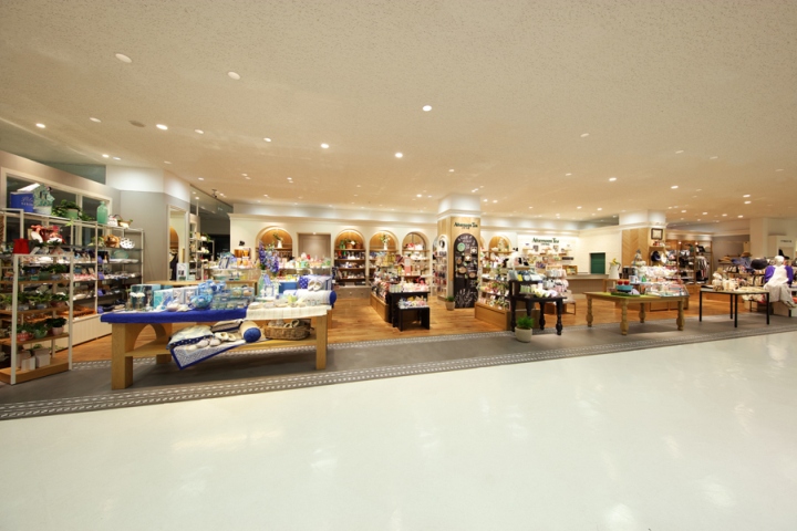 Интерьер японского магазина Afternoon Tea LIVING в Токио, Япония. Фото 1