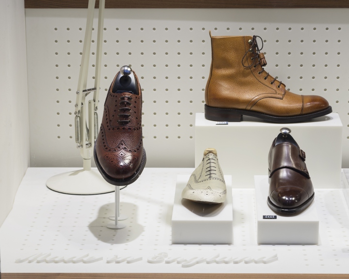 Чудесный внутренний дизайн магазина обуви Joseph Cheaney в Лондоне