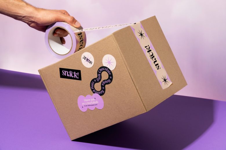 коробка с лентой snack