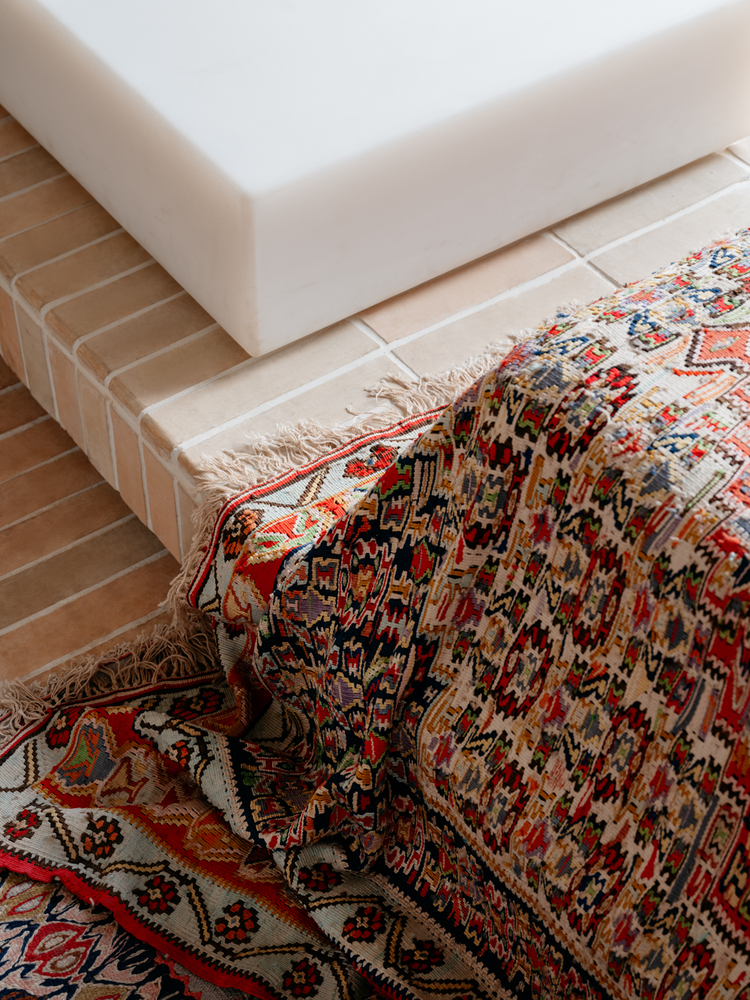 ковер у окна Lemaire boutique