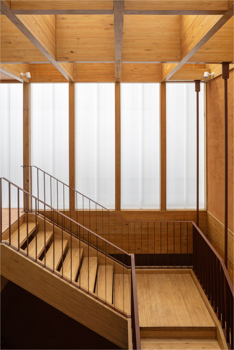 лестница Cia. Marítima brand сверху