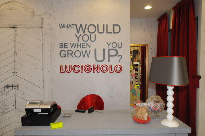 Бесподобный магазин детской одежды Lucignolo от Studio Zerozero в Италии
