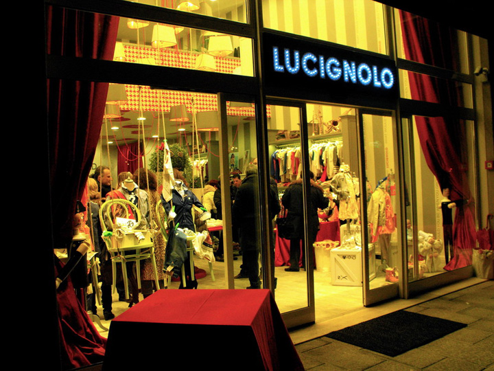 Интерьер магазина детской одежды Lucignolo от Studio Zerozero в Италии