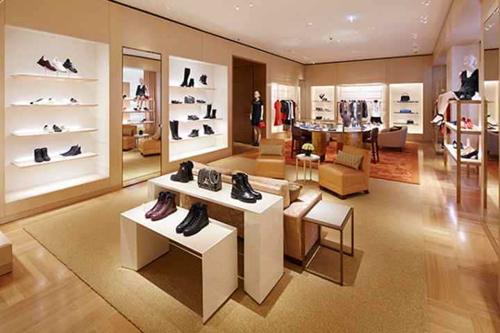 Современный магазин Louis Vuitton
