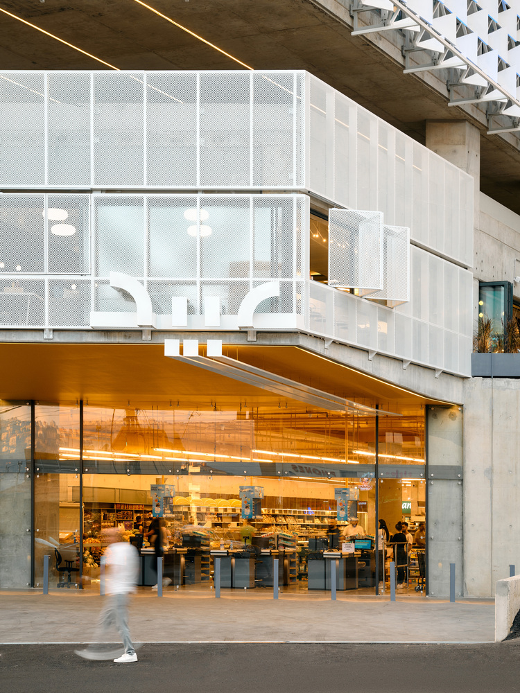 магазин с улицы Obeid Retail Complex