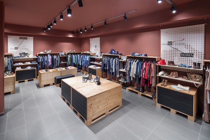 Проекты магазинов одежды: дизайн интерьера Permettersi i Marchi в Италии