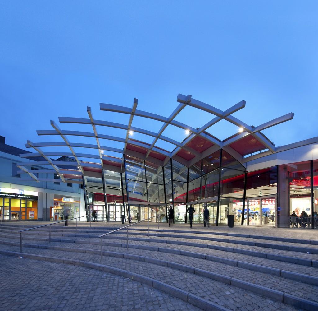Превосходный фасад торгового центра MEDIACITE OF LIEDGE в Бельгии