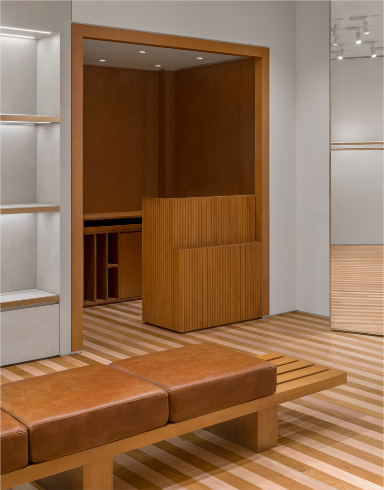 места для примерки обуви Ami Store