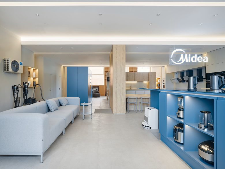 Выставочный зал Midea от бюро SINITSA