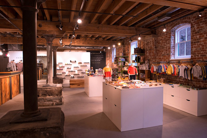 Магазин детской одежды и аксессуаров Mini Mioche от Alyssa Kerbel в Торонто