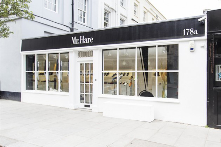 Шикарный дизайн обувного магазин бренда Mr. Hare shoe в Лондоне