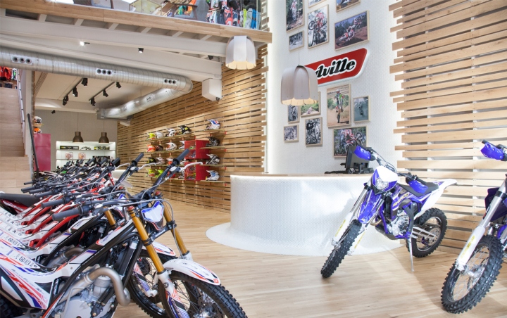 Дизайн магазина мотоциклов и аксессуаров Mudville в Испании