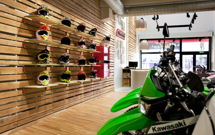 Дизайн магазина мотоциклов и аксессуаров Mudville в Испании