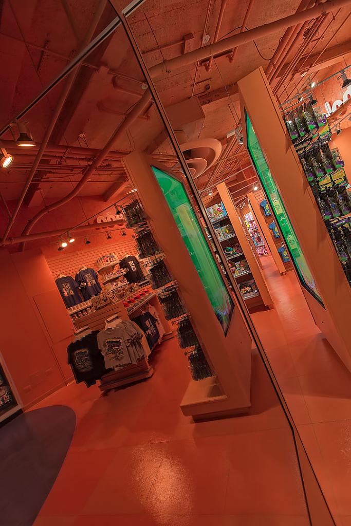 Прекрасный магазин цифровых игрушек Nickelodeon в Нью-Йорке