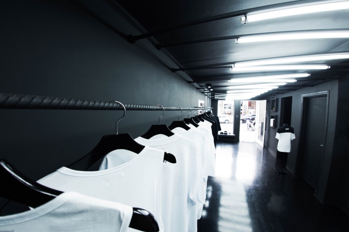 Оформление магазина мужской одежды Insanis в Сан Паоло, Бразилия. Фото 11