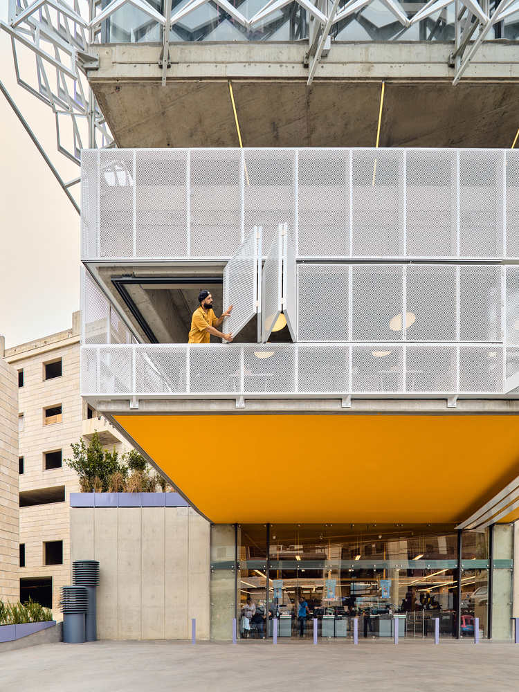 окна решетки Obeid Retail Complex