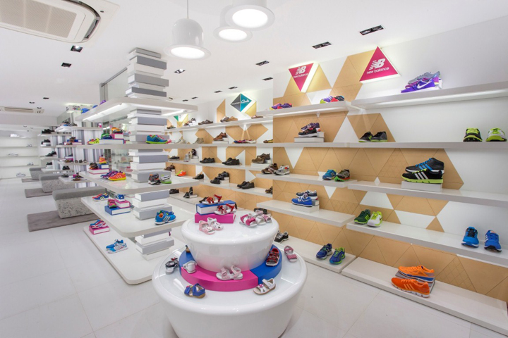 Яркий дизайн магазина обуви Osaka в Китае