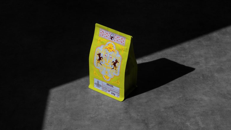 пачка Juwairya на сером фоне