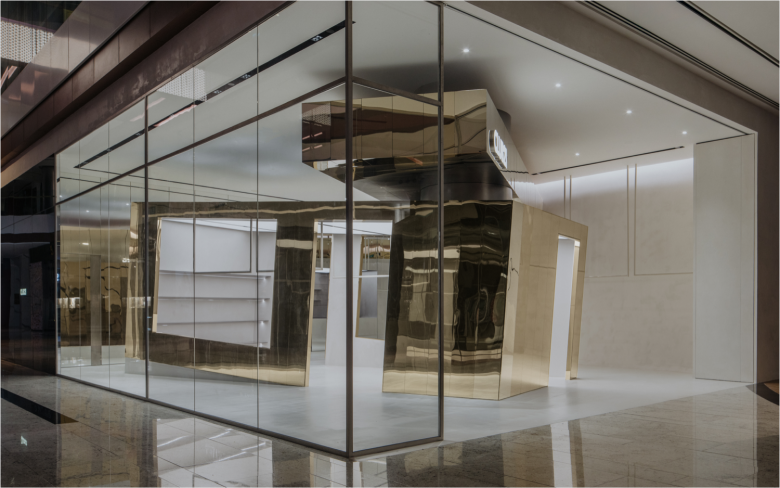 павильон со стеклянными стенами Club 21 store