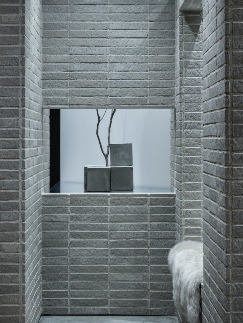 полка с инсталяцией Rinkan Shop-in-Shop