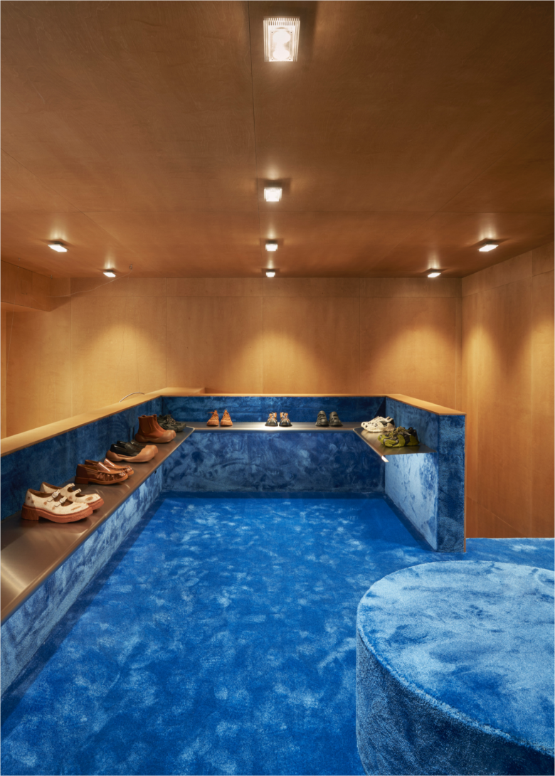 полка с обувью Camper Store