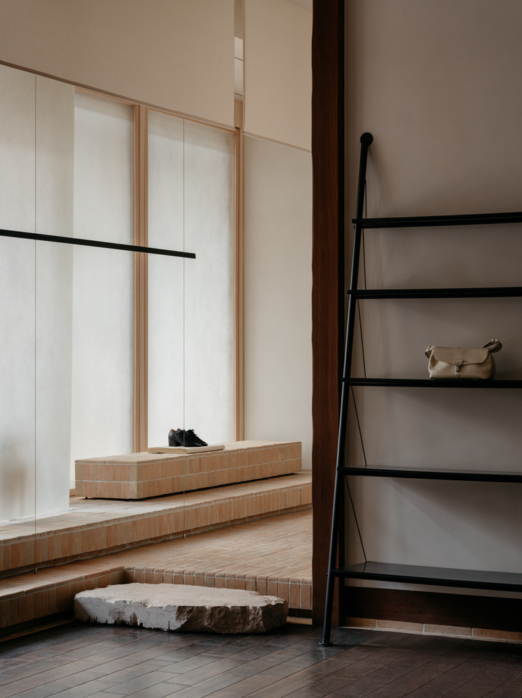 прилавок лестница Lemaire boutique