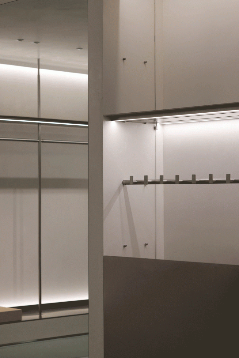 штанги-вешалки для одежды Mark&Lona Beijing Flagship