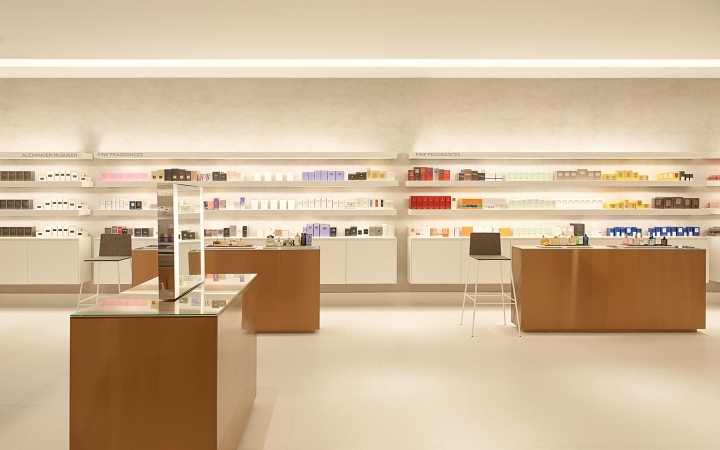 Современный дизайн магазина Saks от компании Found в Нью-Йорке: парфюмерный отдел