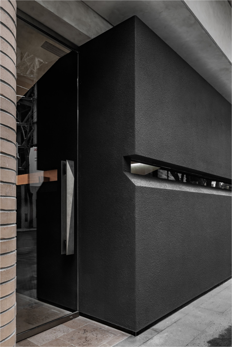 стена и стеклянная дверь Theboyhasnopatience