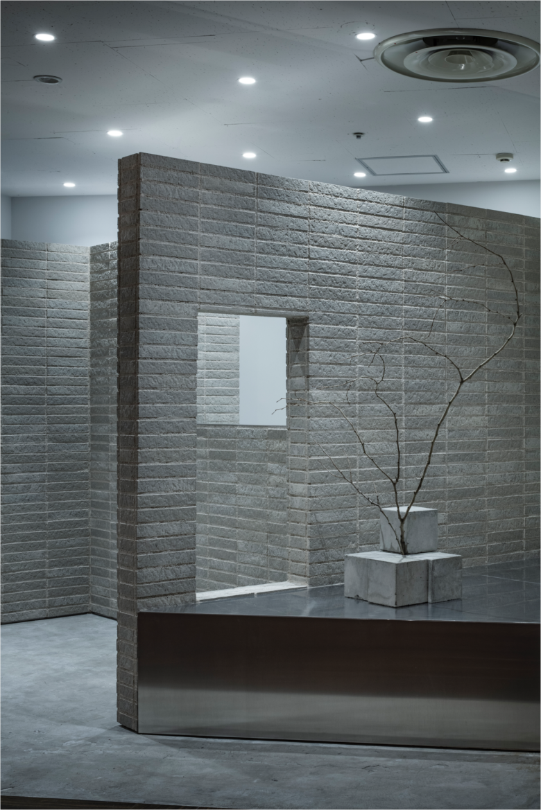 стена с витриной-подиумом Rinkan Shop-in-Shop